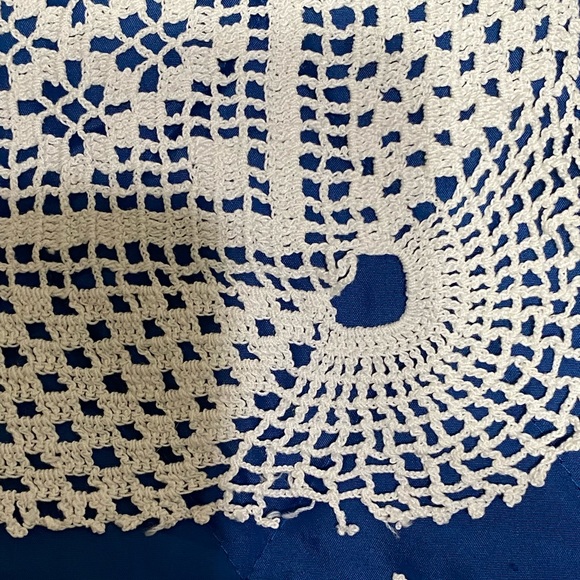 4 Vintage Doilies - Picture 9 of 11